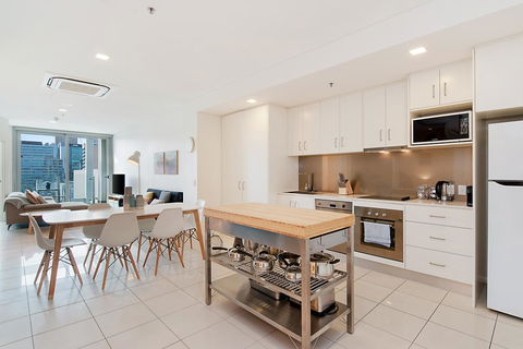 Stylish And Comfortable, Views Over Gouger St! - Accommodation Brunswick Heads 5