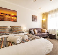 Ocean Sunset Glenelg Central Studios - Accommodation Brunswick Heads