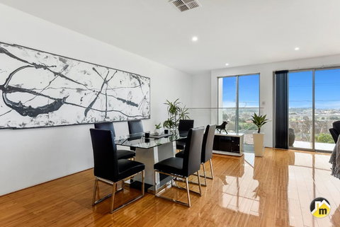 BENGALEE EXECUTIVE TOWNHOUSE- MODERN & STYLISH - Accommodation Brunswick Heads 13