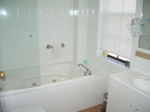 Aviators Lodge - Accommodation Brunswick Heads 4