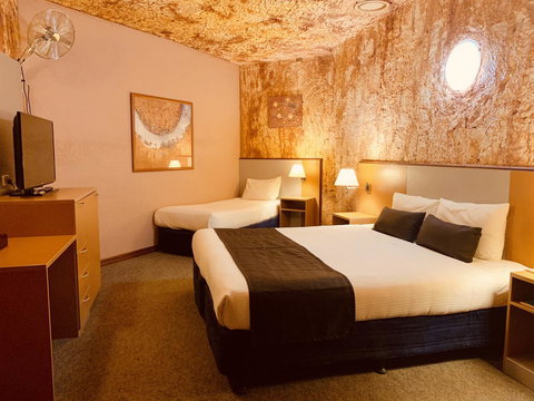 Desert Cave Hotel - Accommodation Brunswick Heads 23