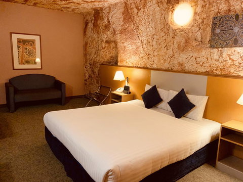 Desert Cave Hotel - Accommodation Brunswick Heads 3
