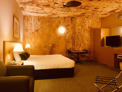 Desert Cave Hotel - Accommodation Brunswick Heads 18