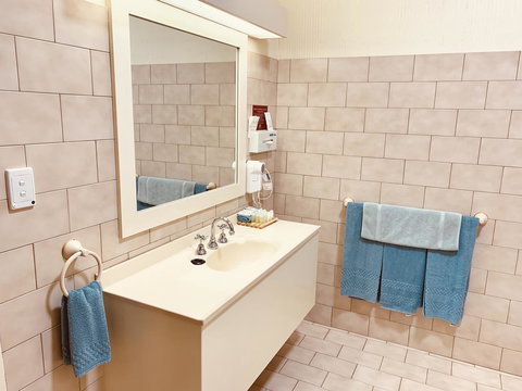 Desert Cave Hotel - Accommodation Brunswick Heads 21