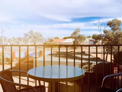 Desert Cave Hotel - Accommodation Brunswick Heads 0