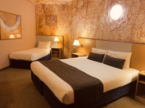 Desert Cave Hotel - Accommodation Brunswick Heads 24