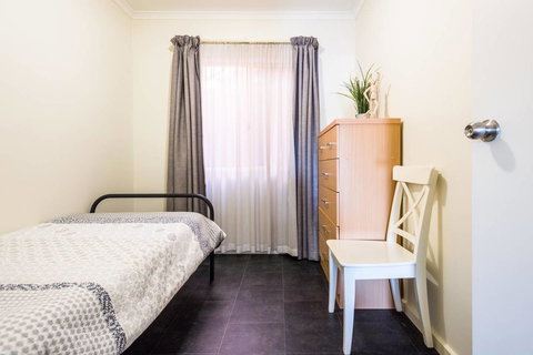 Executive 3 Bedroom Apartment + Internet + Parking - Accommodation Brunswick Heads 15