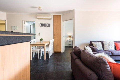 Executive 3 Bedroom Apartment + Internet + Parking - Accommodation Brunswick Heads 19