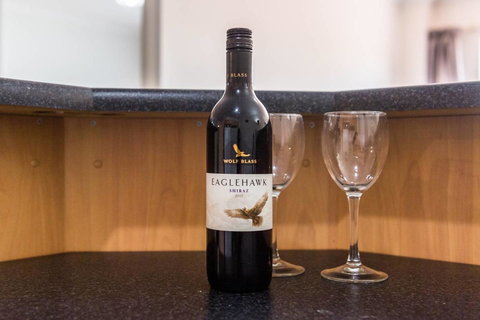 Executive 3 Bedroom Apartment + Internet + Parking - Accommodation Brunswick Heads 27