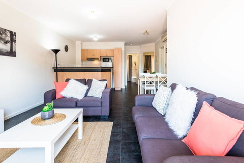 Executive 3 Bedroom Apartment + Internet + Parking - Accommodation Brunswick Heads 7