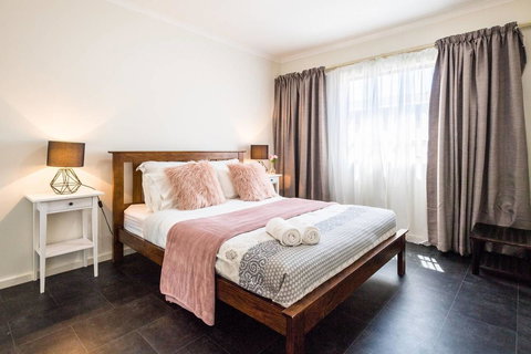 Executive 3 Bedroom Apartment + Internet + Parking - Accommodation Brunswick Heads 9