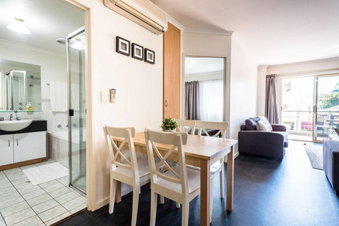 Executive 3 Bedroom Apartment + Internet + Parking - Accommodation Brunswick Heads 38