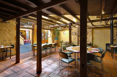 Victoria Hotel Strathalbyn - Accommodation Brunswick Heads 12
