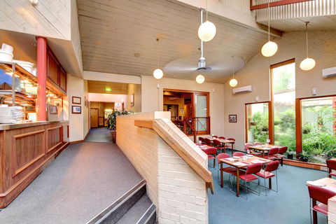 Victoria Hotel Strathalbyn - Accommodation Brunswick Heads 2