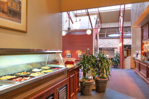 Victoria Hotel Strathalbyn - Accommodation Brunswick Heads 4