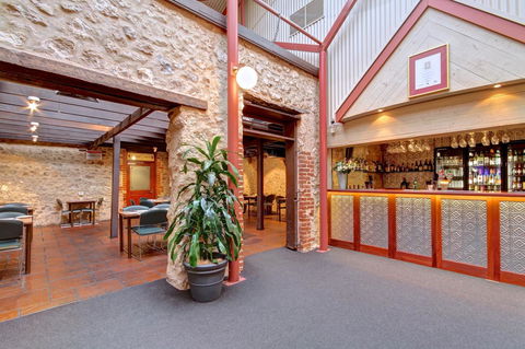 Victoria Hotel Strathalbyn - Accommodation Brunswick Heads 10