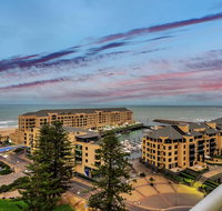 Glenelg Skyline Beachfront Penthouse Adelaide - Accommodation Brunswick Heads