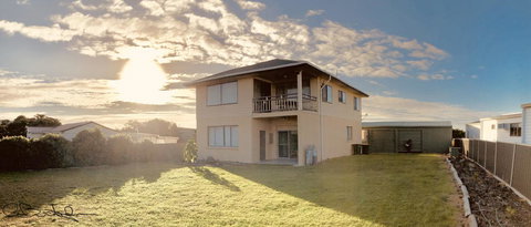 Rocks Retreat House With Sea Views - Accommodation Brunswick Heads 5