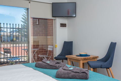 Jurien Bay Motel Apartments - Accommodation Brunswick Heads 8