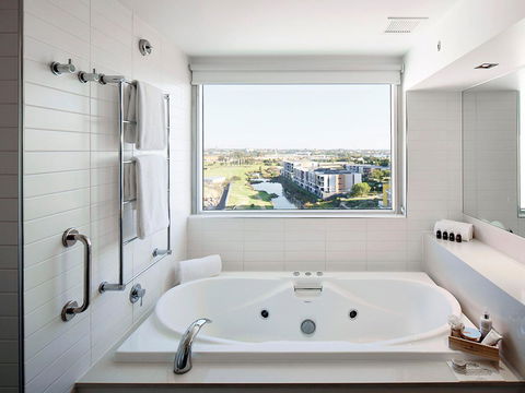 Crown Promenade Perth - Accommodation Brunswick Heads 3