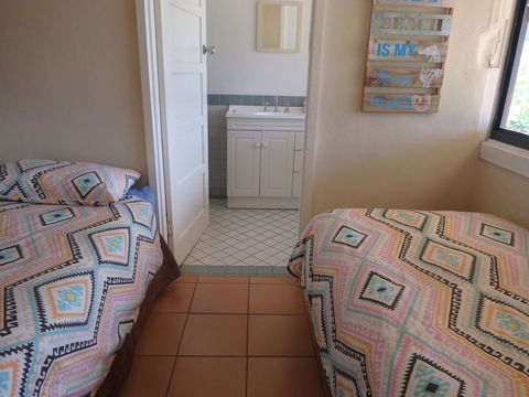 Lazy Lobster Holiday Units & Chalets - Accommodation Brunswick Heads 2