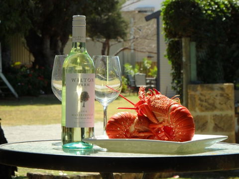 Lazy Lobster Holiday Units & Chalets - Accommodation Brunswick Heads 0