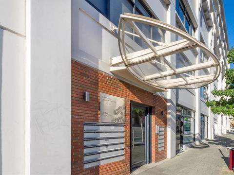 Home Apartment - Perth City Centre - Free WiFi - Accommodation Brunswick Heads 4
