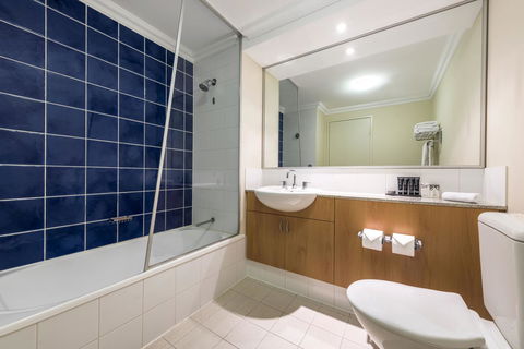 Oaks Perth Hotel - Accommodation Brunswick Heads 1