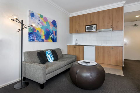 Oaks Perth Hotel - Accommodation Brunswick Heads 5