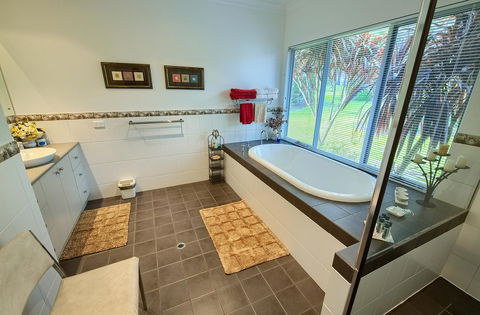 Glenelg On King Bed & Breakfast - Accommodation Brunswick Heads 3