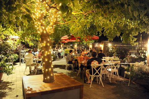 The Stirling Arms Hotel - Accommodation Brunswick Heads 2