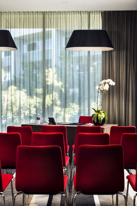 Fraser Suites Perth - Accommodation Brunswick Heads 14