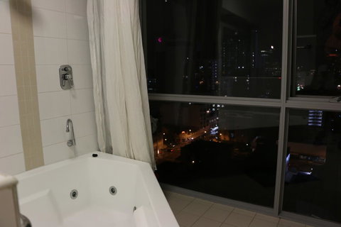 Centre Of Perth Whole Apartment W/view&spa&pool&wifi - Accommodation Brunswick Heads 14