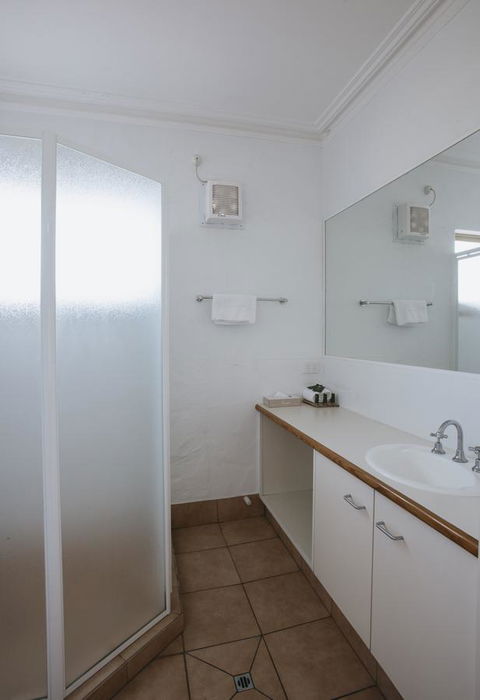 Canal Rocks Beachfront Apartments - Accommodation Brunswick Heads 6