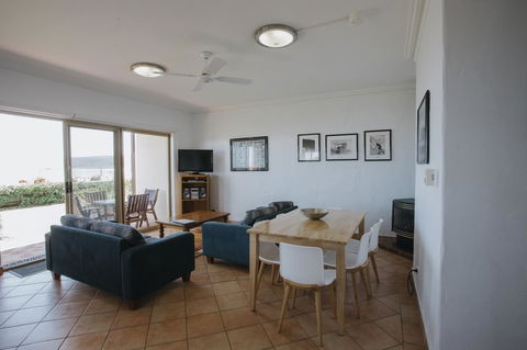 Canal Rocks Beachfront Apartments - Accommodation Brunswick Heads 8