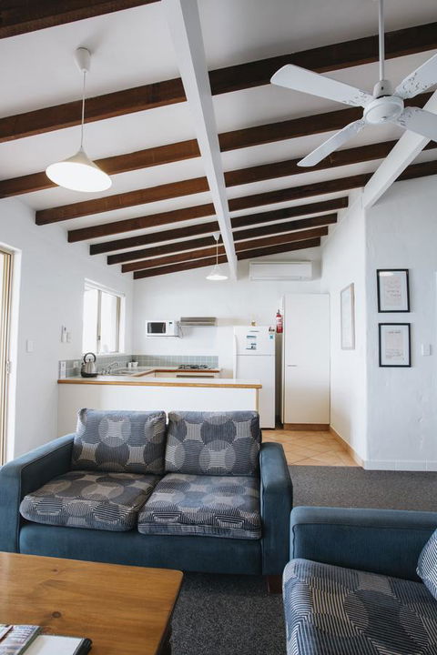 Canal Rocks Beachfront Apartments - Accommodation Brunswick Heads 4