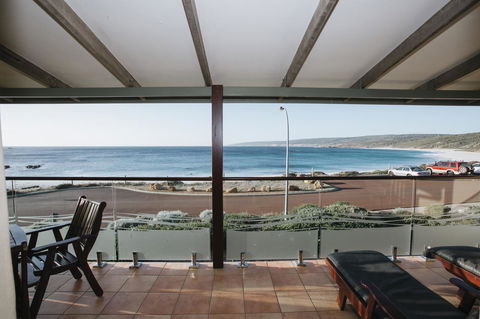 Canal Rocks Beachfront Apartments - Accommodation Brunswick Heads 0
