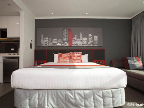 Citadines St Georges Terrace - Accommodation Brunswick Heads 2