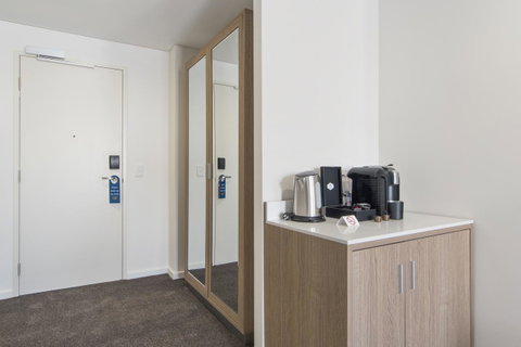 Metro Hotel Perth - Accommodation Brunswick Heads 1