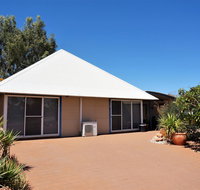 Osprey Holiday Village Unit 110 - Wake up to the birds in your 4 poster bed with a view - Accommodation Brunswick Heads