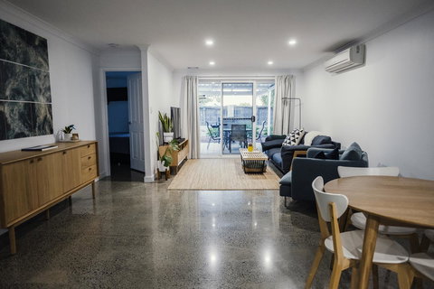 FortyTwo - Oceanside Retreat Busselton - Accommodation Brunswick Heads 0