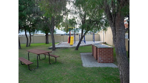 FortyTwo - Oceanside Retreat Busselton - Accommodation Brunswick Heads 18