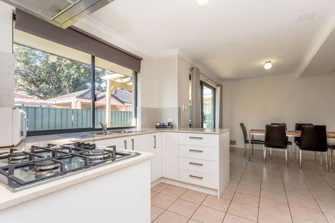 Country Comfort Perth - Accommodation Brunswick Heads 12