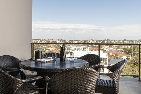 Ramada By Wyndham VetroBlu Scarborough Beach - Accommodation Brunswick Heads 9