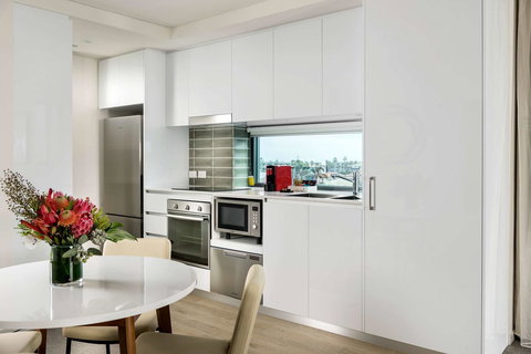 Ramada By Wyndham VetroBlu Scarborough Beach - Accommodation Brunswick Heads 44