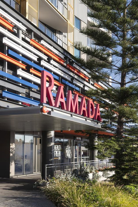 Ramada By Wyndham VetroBlu Scarborough Beach - Accommodation Brunswick Heads 4