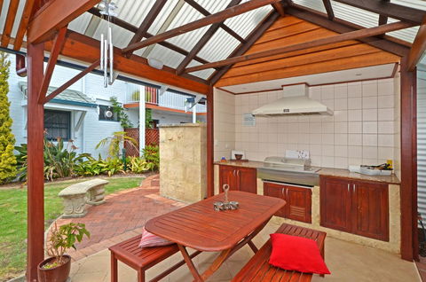 Dolphin Lodge Albany - Self Contained Apartments At Middleton Beach - Accommodation Brunswick Heads 18