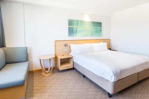 Crowne Plaza Sydney Coogee Beach, An IHG Hotel - Accommodation Brunswick Heads 6