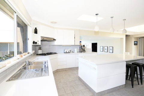 Neptune I Absolute Beachfront I Stunning Views - Accommodation Brunswick Heads 8