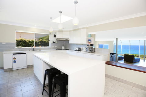 Neptune I Absolute Beachfront I Stunning Views - Accommodation Brunswick Heads 10